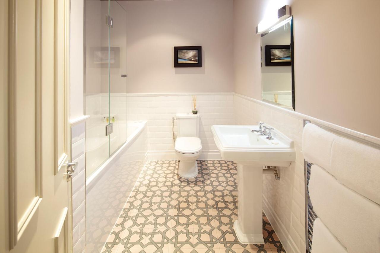 8 Beresford Street Hotel Saint Helier Ngoại thất bức ảnh